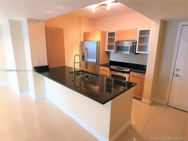 Building Photo - 951 Brickell Ave