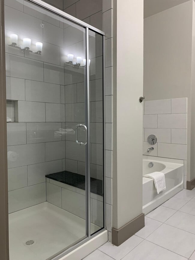 Building Photo - 1250 State St