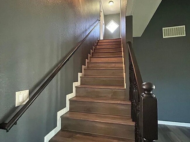 Building Photo - single-family home located in a cul-de-sac