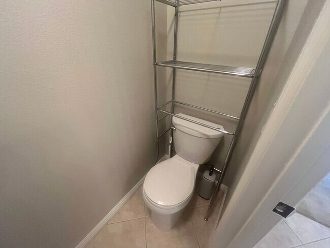 Building Photo - 3 Bedroom Townhome - Centennial Hills