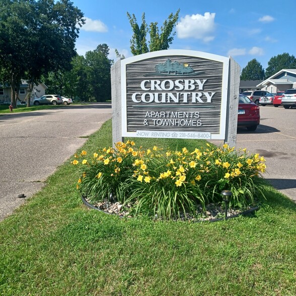 Welcome to Crosby Country - CROSBY COUNTRY APARTMENTS