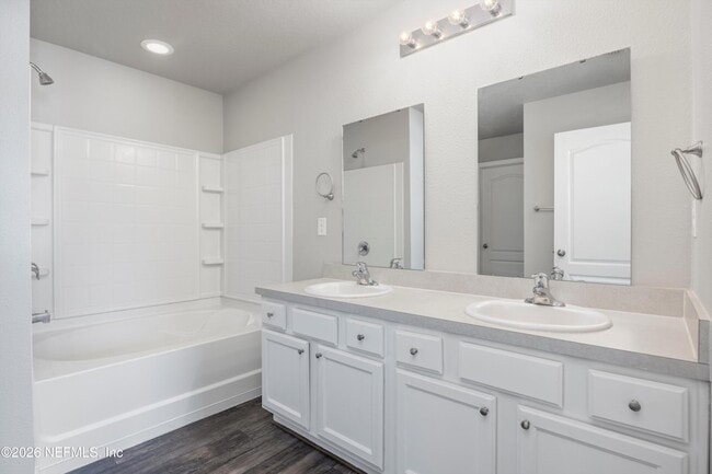 Building Photo - 6853 Sandle Dr