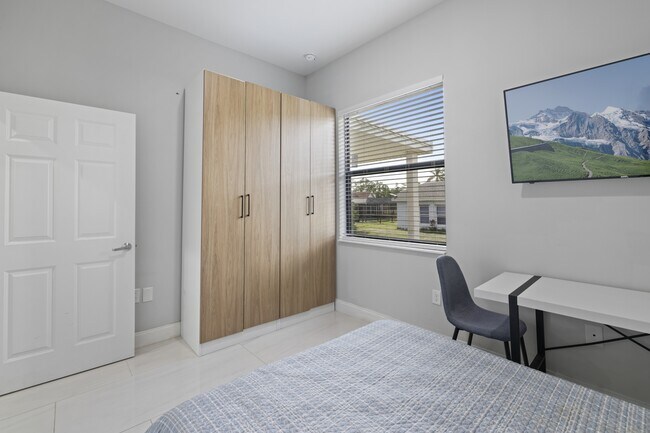 Building Photo - 2011 Olsen Ln