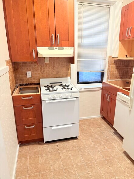 Primary Photo - 29 Peterborough St