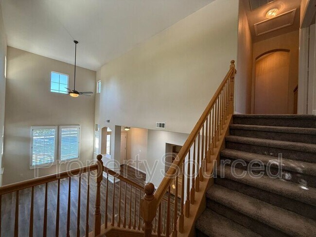 Building Photo - 2080 Picadilly Ct