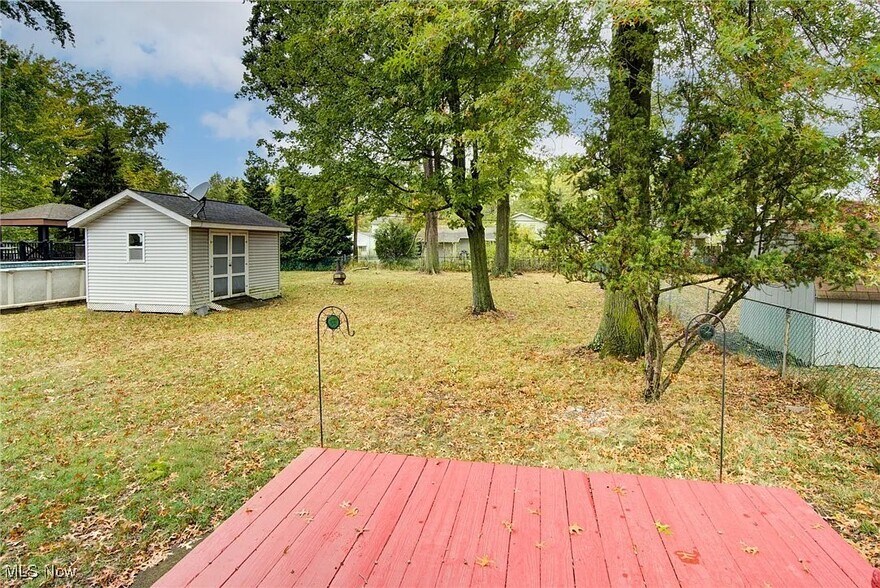 Building Photo - 38109 Poplar Dr