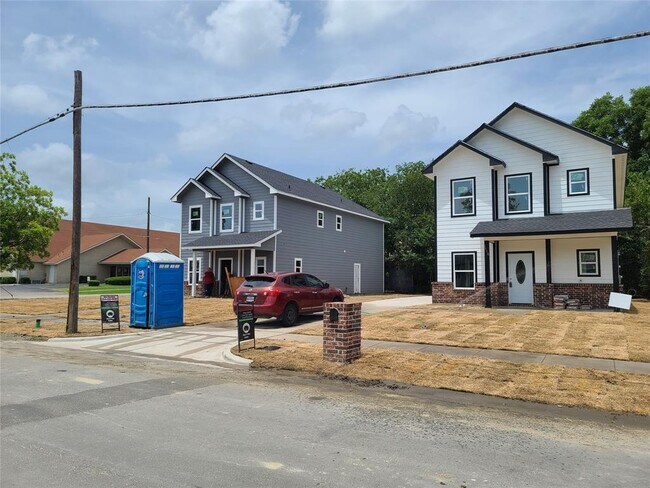 Building Photo - 3720 Washington St