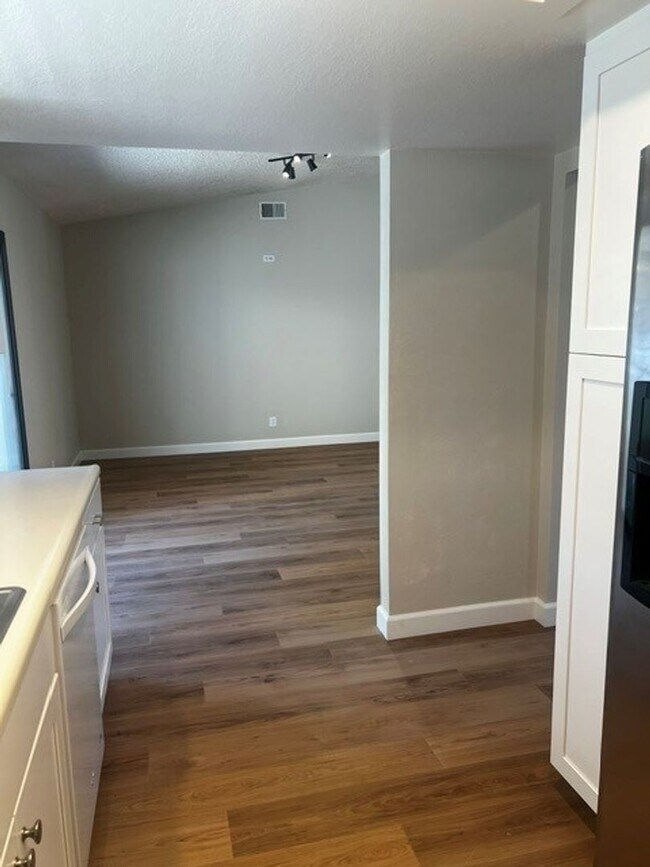 Building Photo - 133 Shadow Mountain Dr