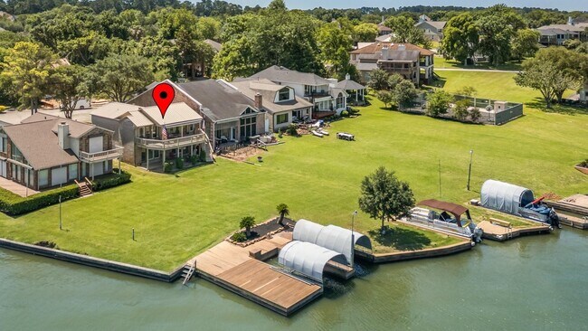 Building Photo - 112 Cove Point