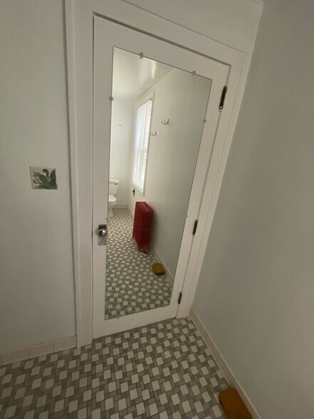 Bathroom - 2 - 110 Woodward St