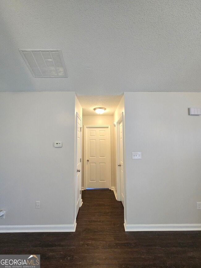 Building Photo - 1504 Cain Ct