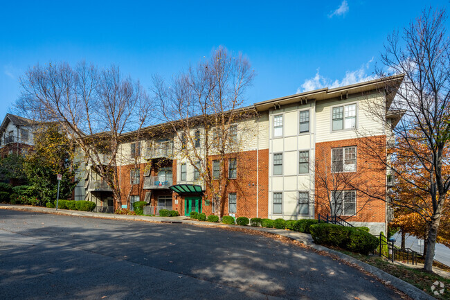 Primary Photo - West End Circle Condominiums