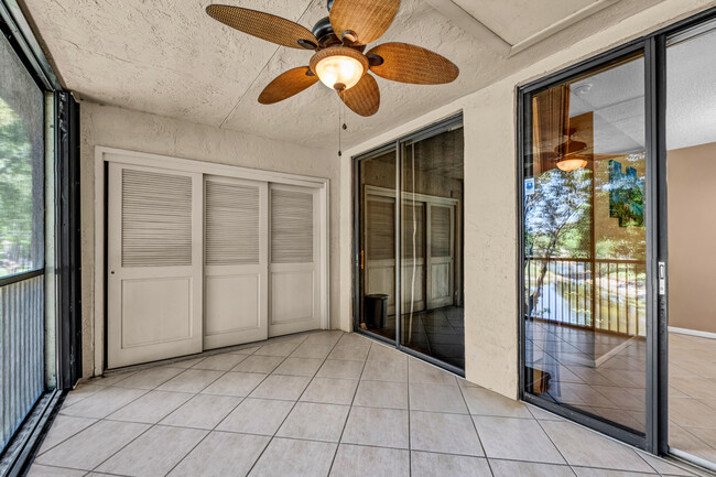 Building Photo - 4527 Carambola Cir S
