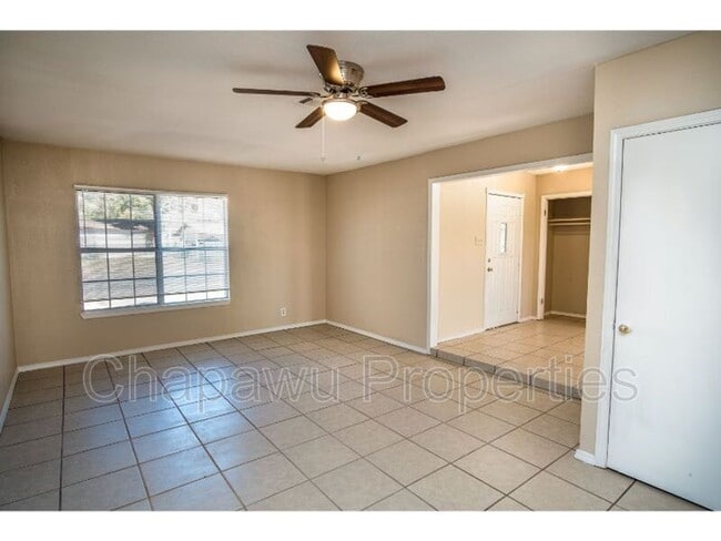 Building Photo - 6916 Shady Grove Dr