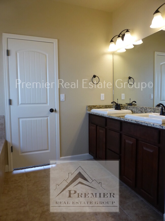 Building Photo - 7503 Dutch Loop