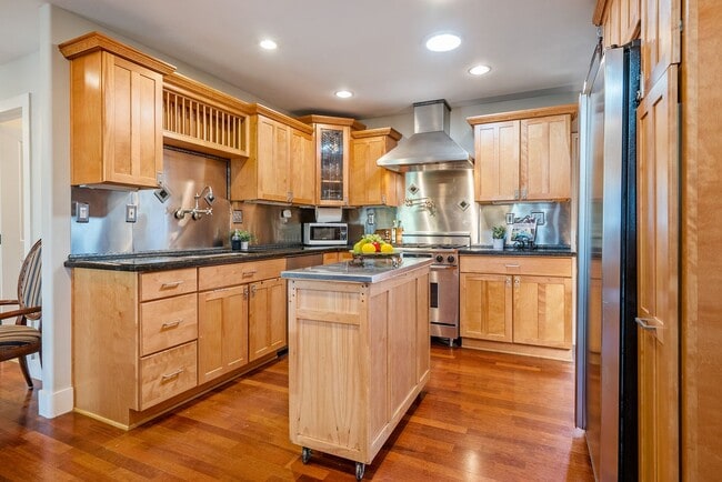 Building Photo - Executive Westside Paso Robles Home