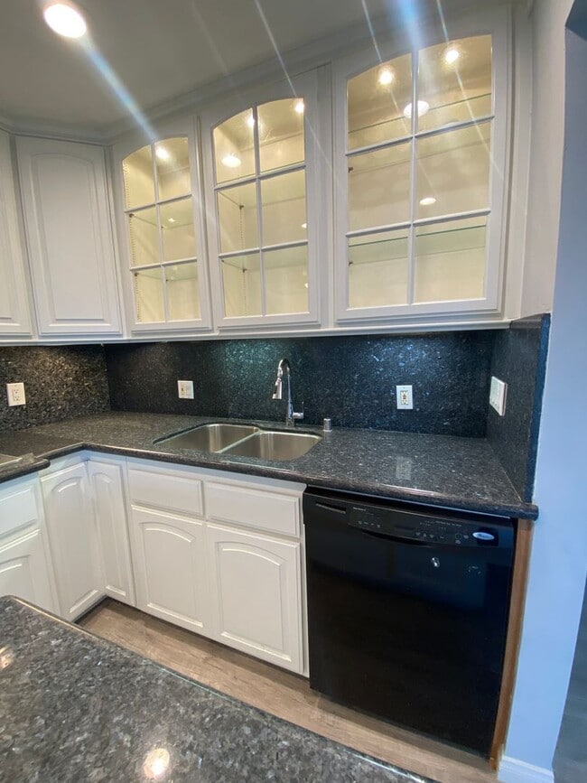 Building Photo - Harbor City- Single Family Home