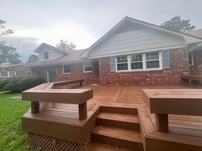 Building Photo - 4 BR, 1 car garage, Very desirable Pine Valley Community and Schools! Fenced yard! Hard wood floo...