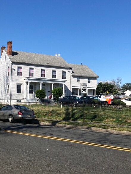 Building Photo - 52 Marlborough Ave