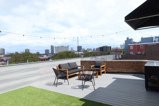 Building Photo - 1727 N Clybourn Ave