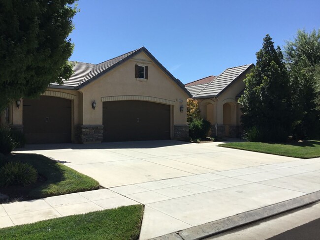 Building Photo - Welcome to Harlan Ranch!!!