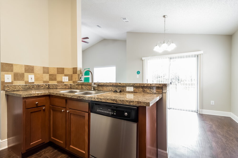 Building Photo - 948 Delfino Pl