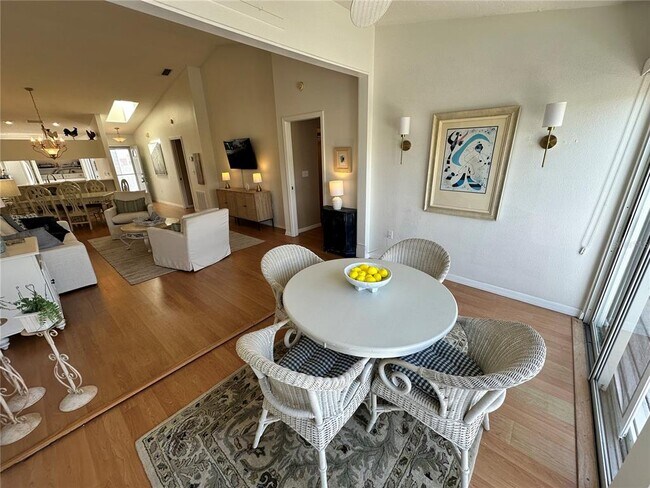 Building Photo - 517 Woodstork Cir