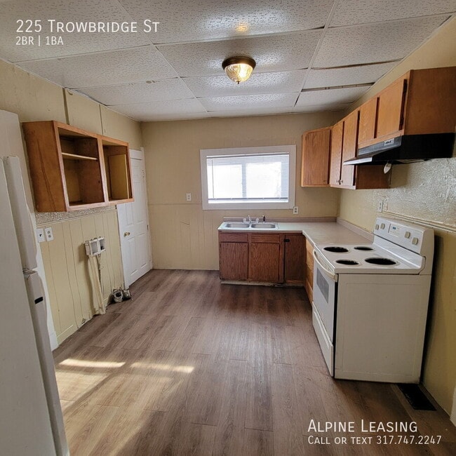 Building Photo - 225 Trowbridge St