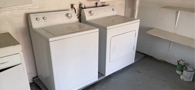 Building Photo - 30 Fern St