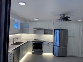 Building Photo - 21260 Almaden Rd