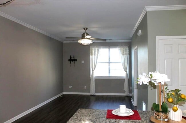 Building Photo - 27 Corinth Rd