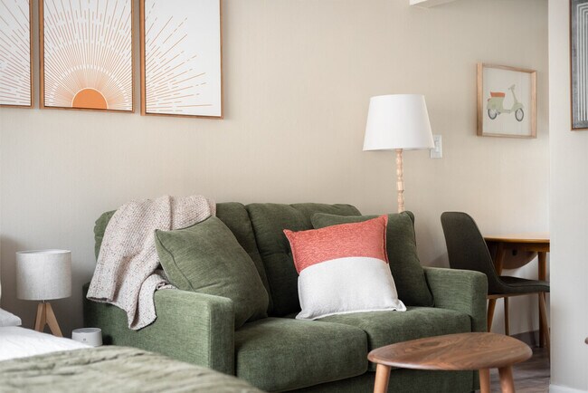 Building Photo - 5248 SE Stark St