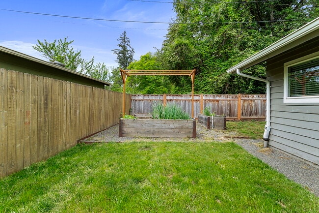 Building Photo - 5359 SE 91st Ave