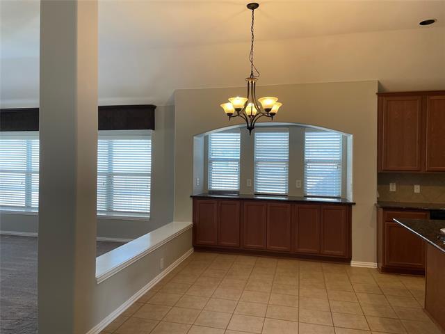 Building Photo - 4603 Oakview Dr