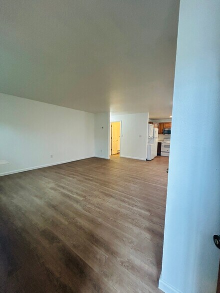 Building Photo - 227 E 12th Ave