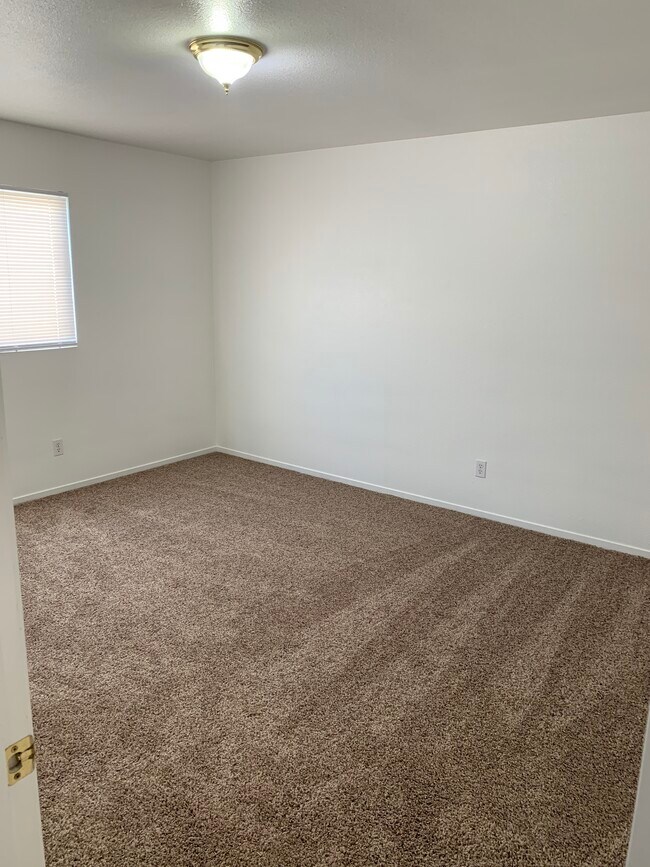 Building Photo - 1118 Solstice Ave