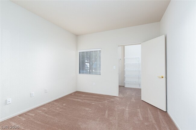 Building Photo - 8250 N Grand Canyon Dr