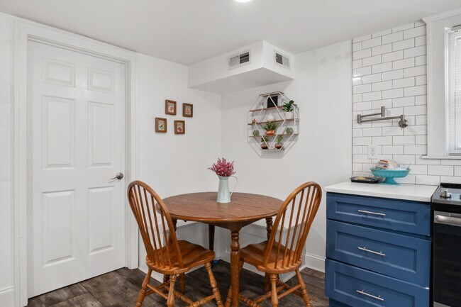 Building Photo - 545 Montgomery St