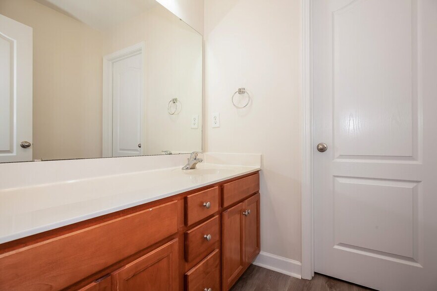 Building Photo - 13944 Mallard Lake Rd