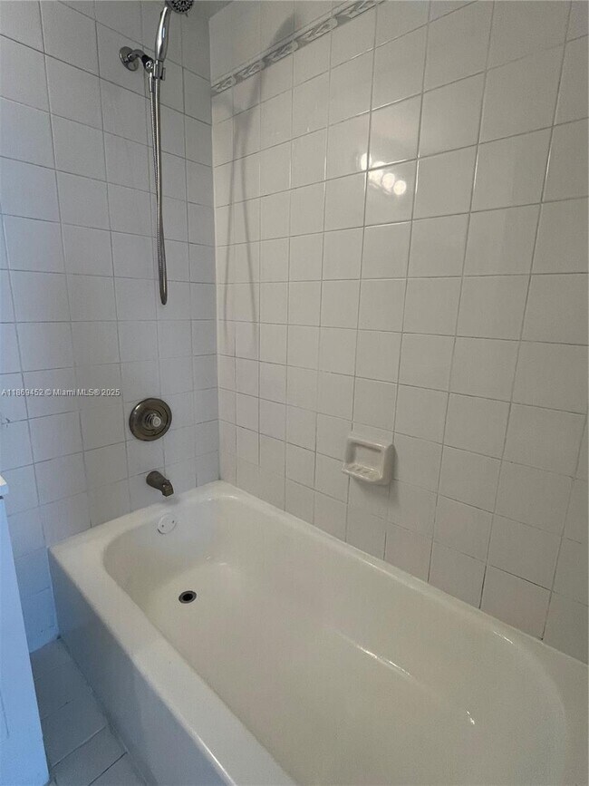 Building Photo - 751 SW 148th Ave