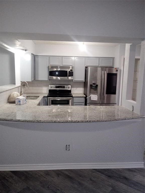 Building Photo - 3411 S Briar Knoll Dr