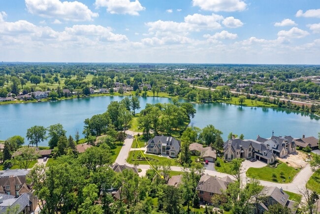 Building Photo - 5611 S Quincy St