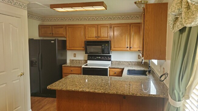 Building Photo - Charming 4-Bedroom West Point Retreat with...