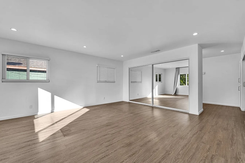 Building Photo - 5144 W 141st St