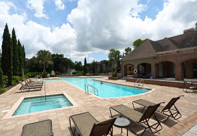 Building Photo - 1 Bed/1 Bath Apartment in Community with G...