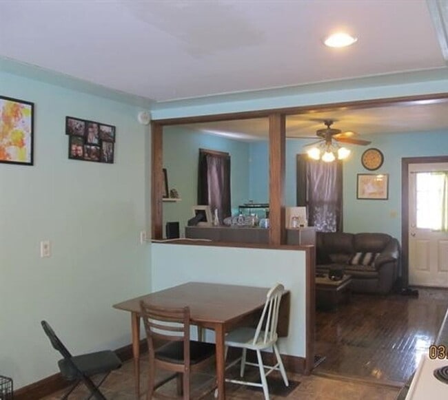 Building Photo - 4 bedroom house