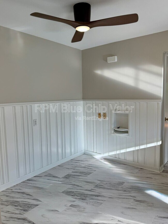 Building Photo - 6912 Murray Ave