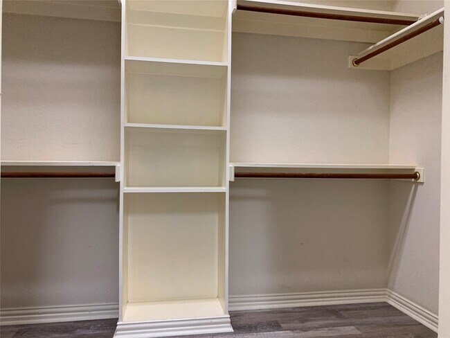 Building Photo - 1313 Limestone Creek Dr