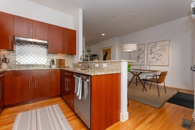 Building Photo - 769 Heath St