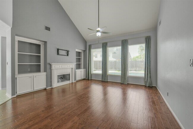 Building Photo - 402 Sterling Heights Ln